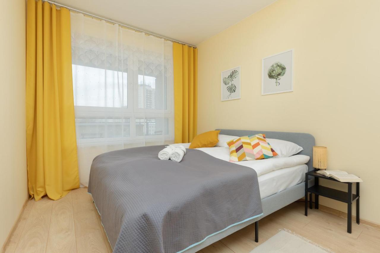 Praga Family Apartment With Parking By Noclegi Renters Warschau Exterior foto