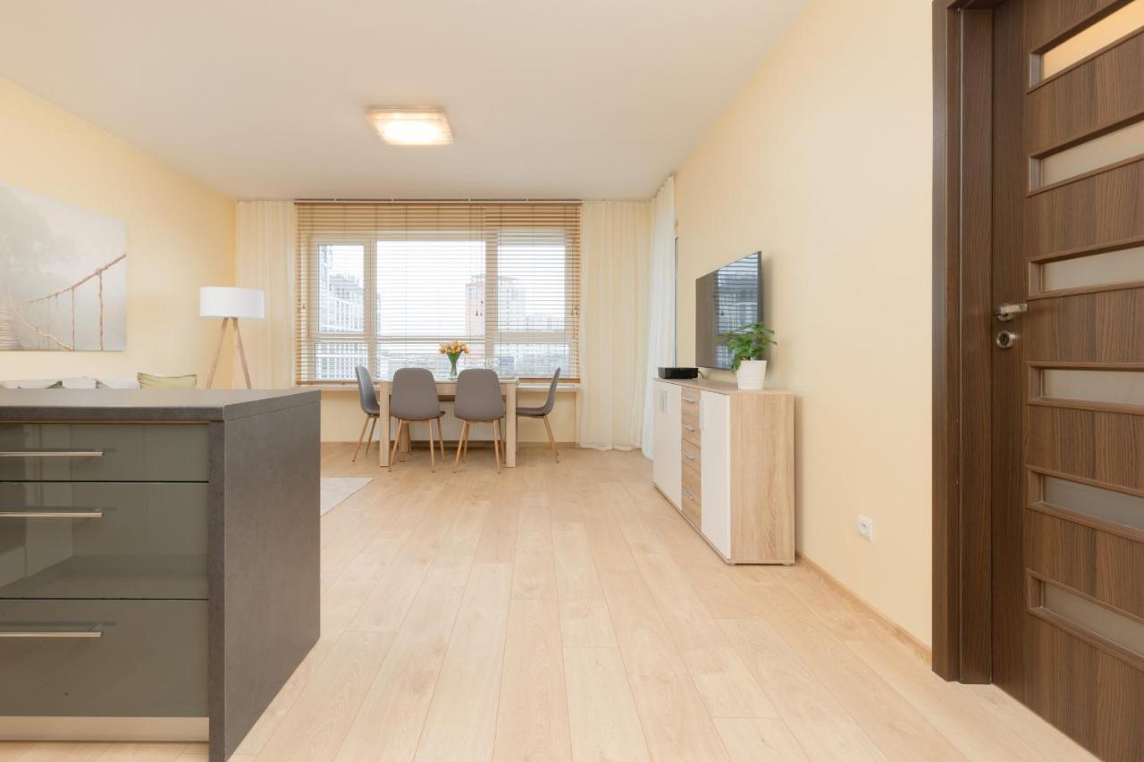 Praga Family Apartment With Parking By Noclegi Renters Warschau Exterior foto